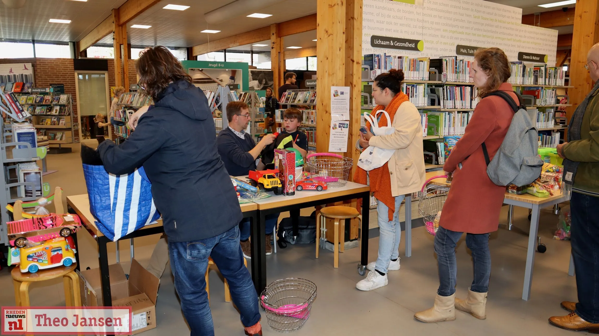 boekenmarkt en speelgoedbeurs in de zoomerij dieren 02 11 2024 13