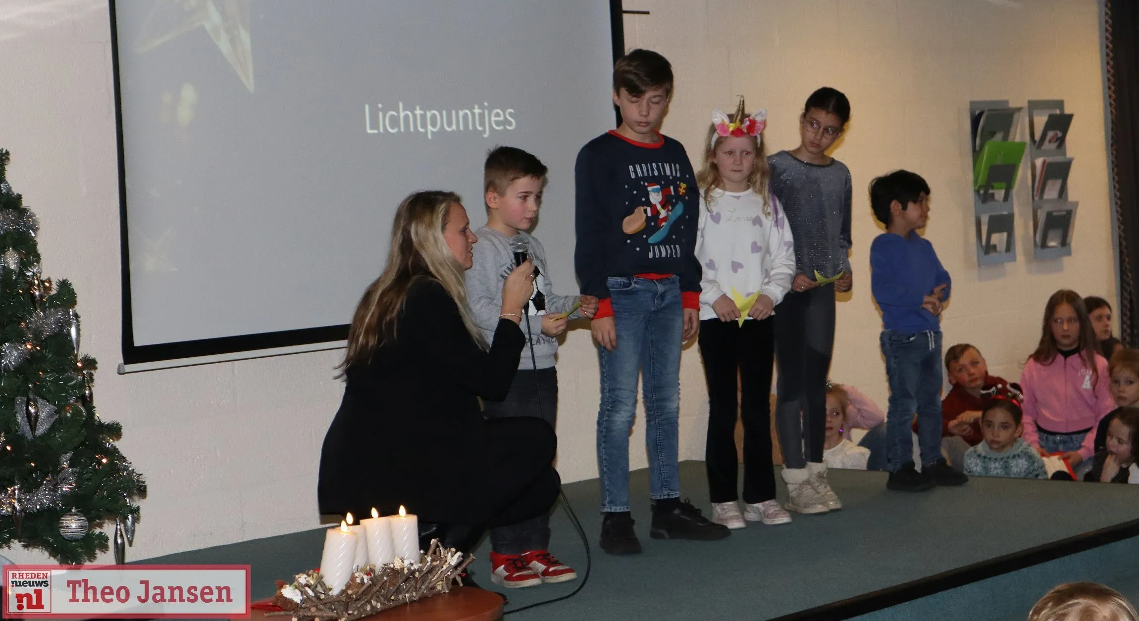 kinderen roncallischool brengen lichtpuntjes naar de ulenpas 17 12 2024 1