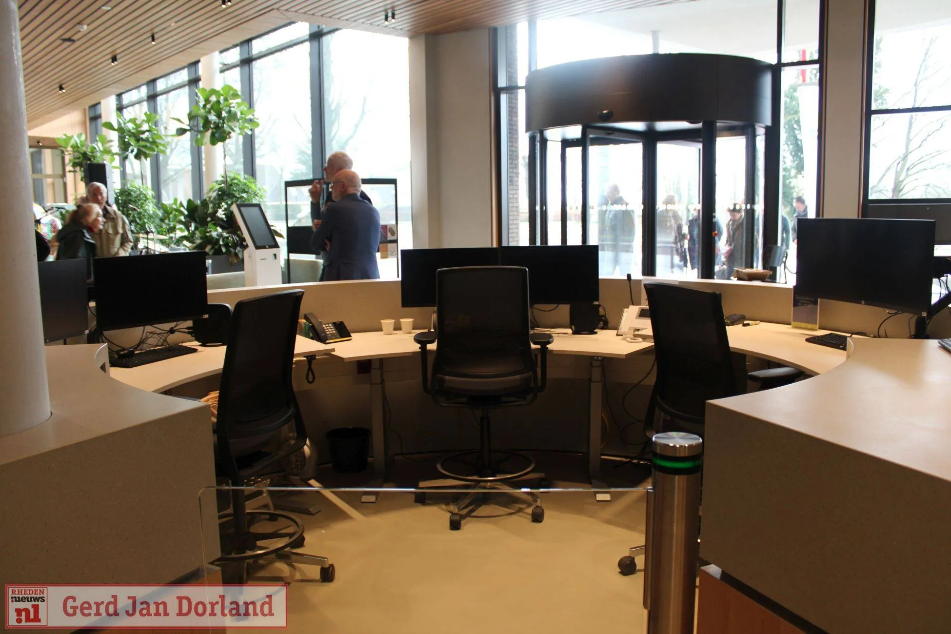 drukbezochte open dagen nieuwe gemeentehuis gemeente rheden 26 01 025 49
