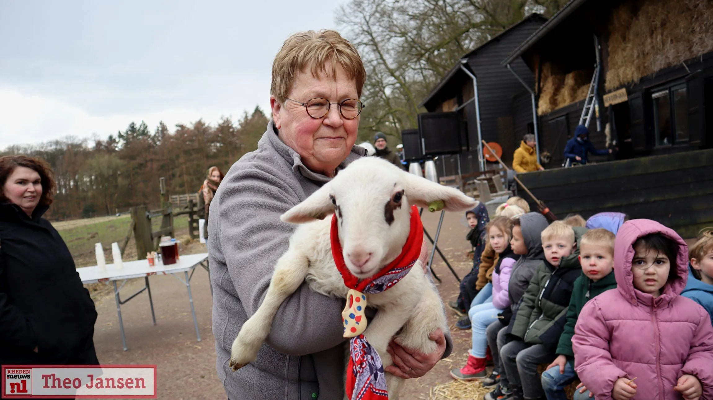 adoptie 1e lammetje rhedense schaapskudde 2025 4