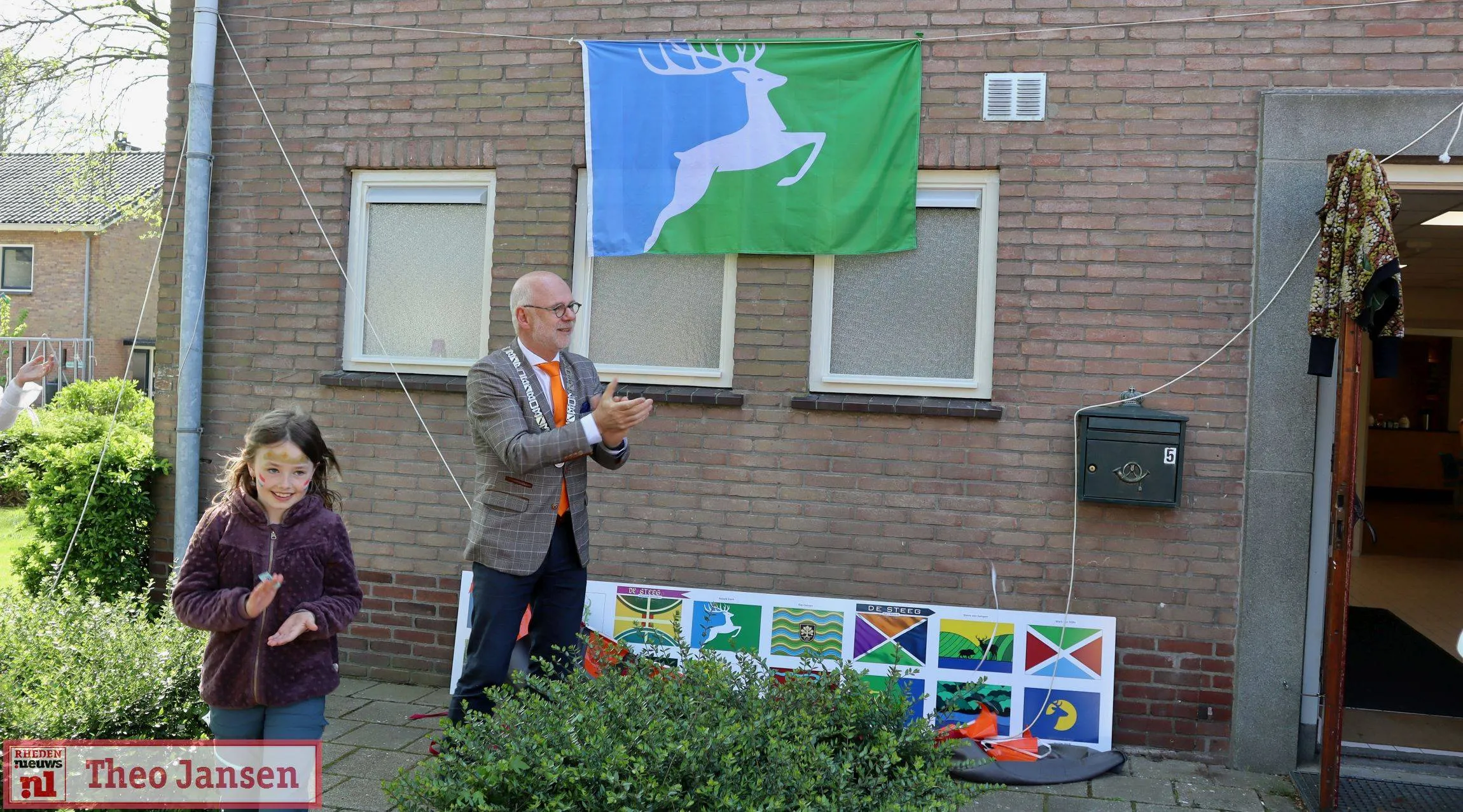 hoge opkomst maakt vlagverkiezing de steeg tot groot succes 26 04 2025 1