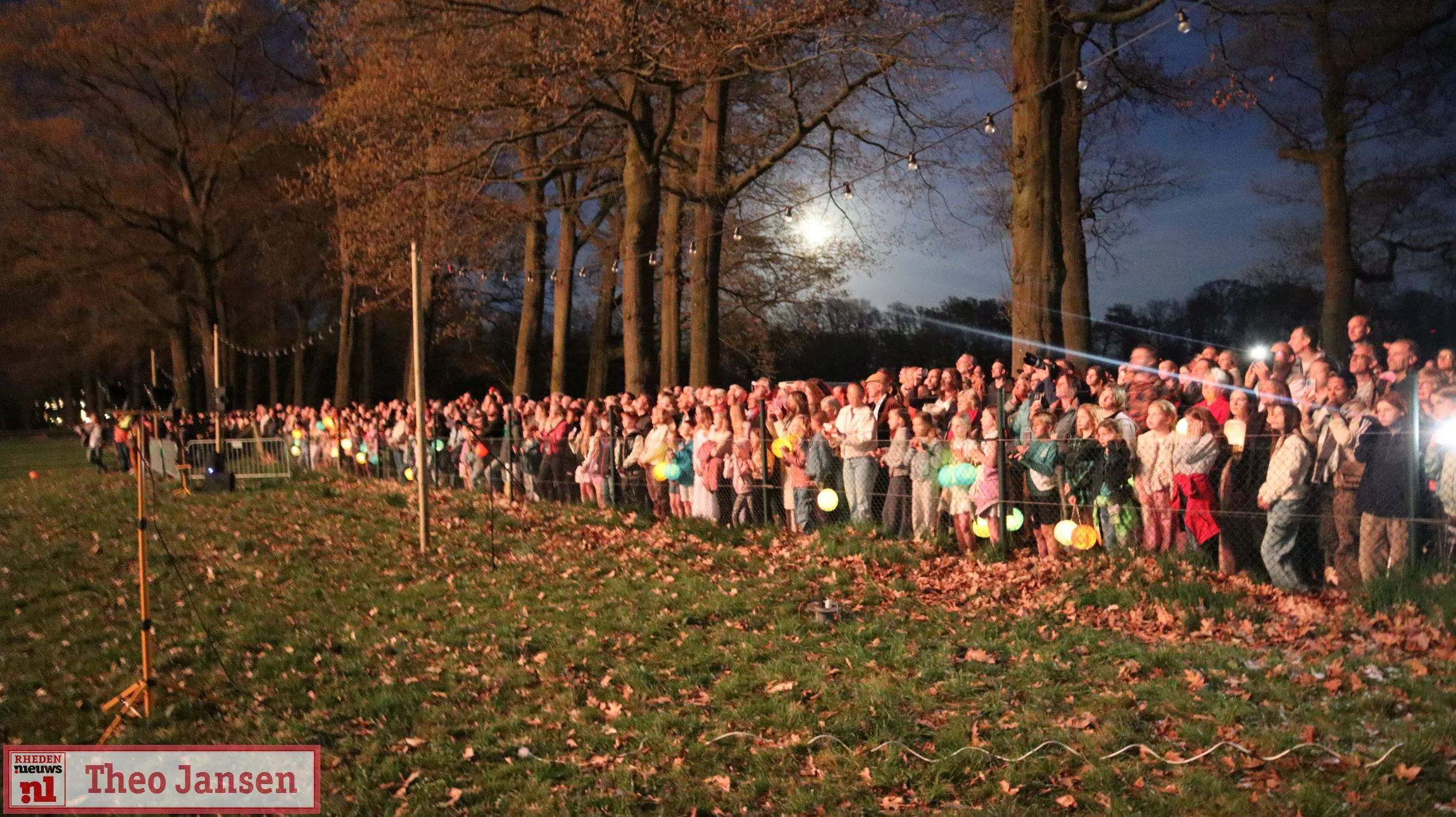 Velp viert 80 jaar vrijheid met lampionnenoptocht en spectaculair vuurwerk