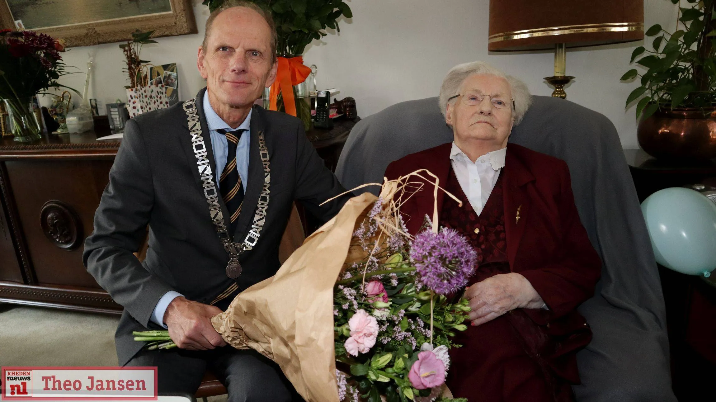 dorus klomberg bezoekt 100 jarige mevrouw micheline roberte schaufeli delarue uit dieren 28 5 25 002