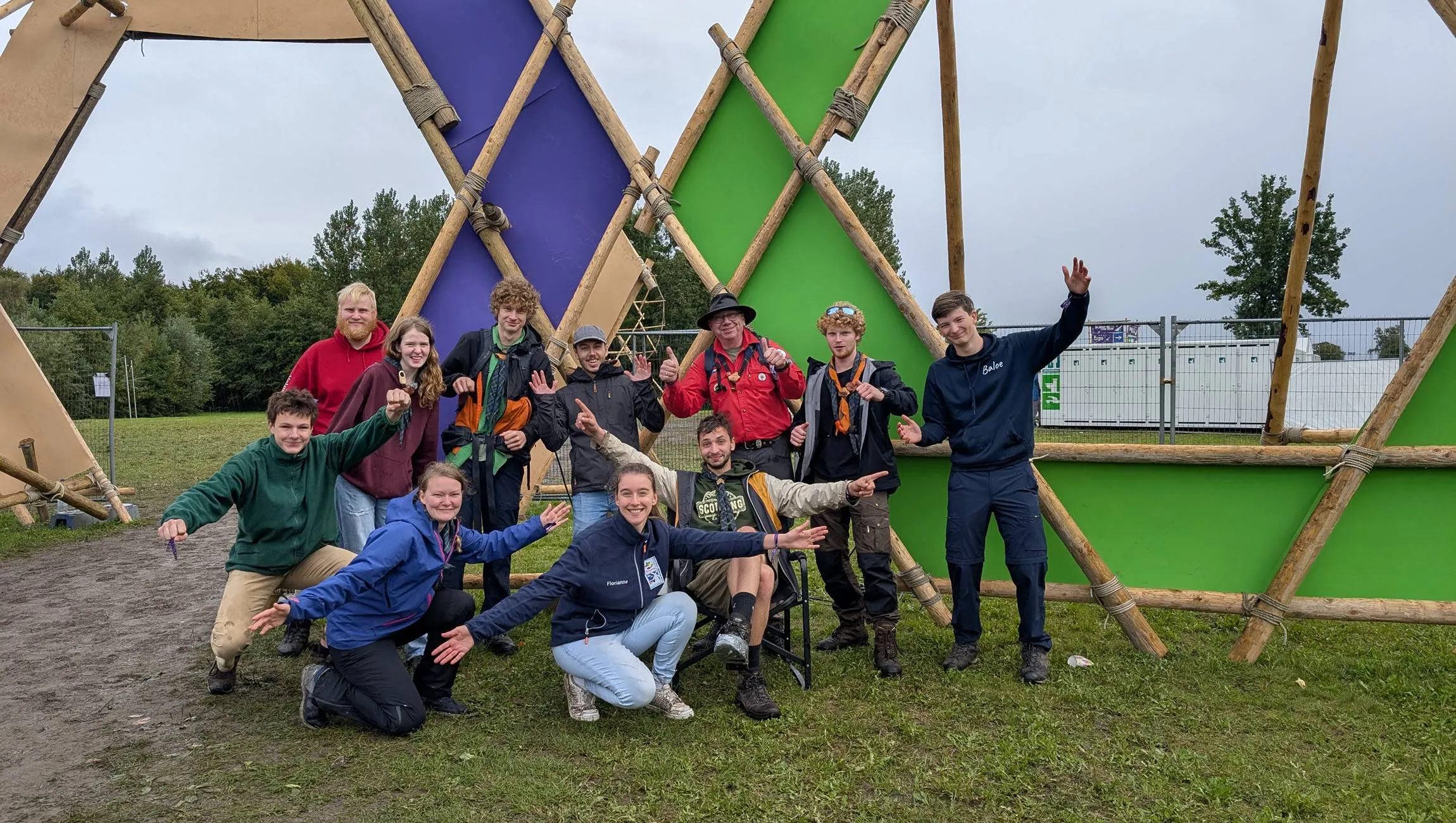 ScoutIn groepsfoto De Velpsche Woudloopers en de Olmen