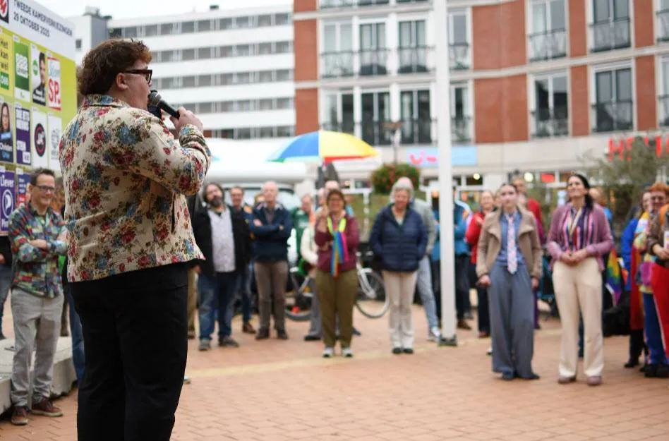 Mini Pride in Velp na bekladding regenboogpad: Liefde is sterker dan haat