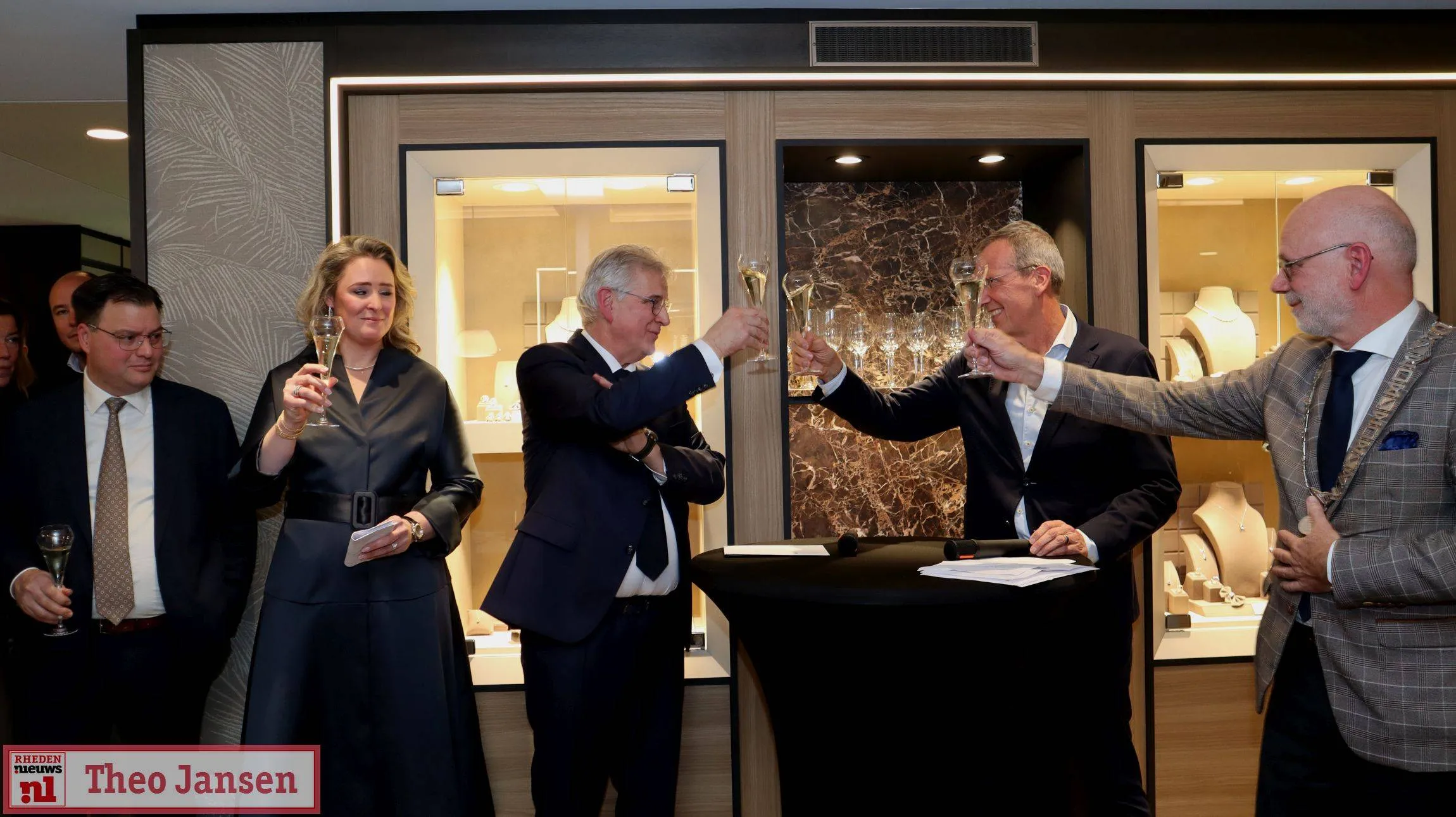 Opening Juweliershuis Aalbers - 26-11-2025 - rheden.nieuws (00)