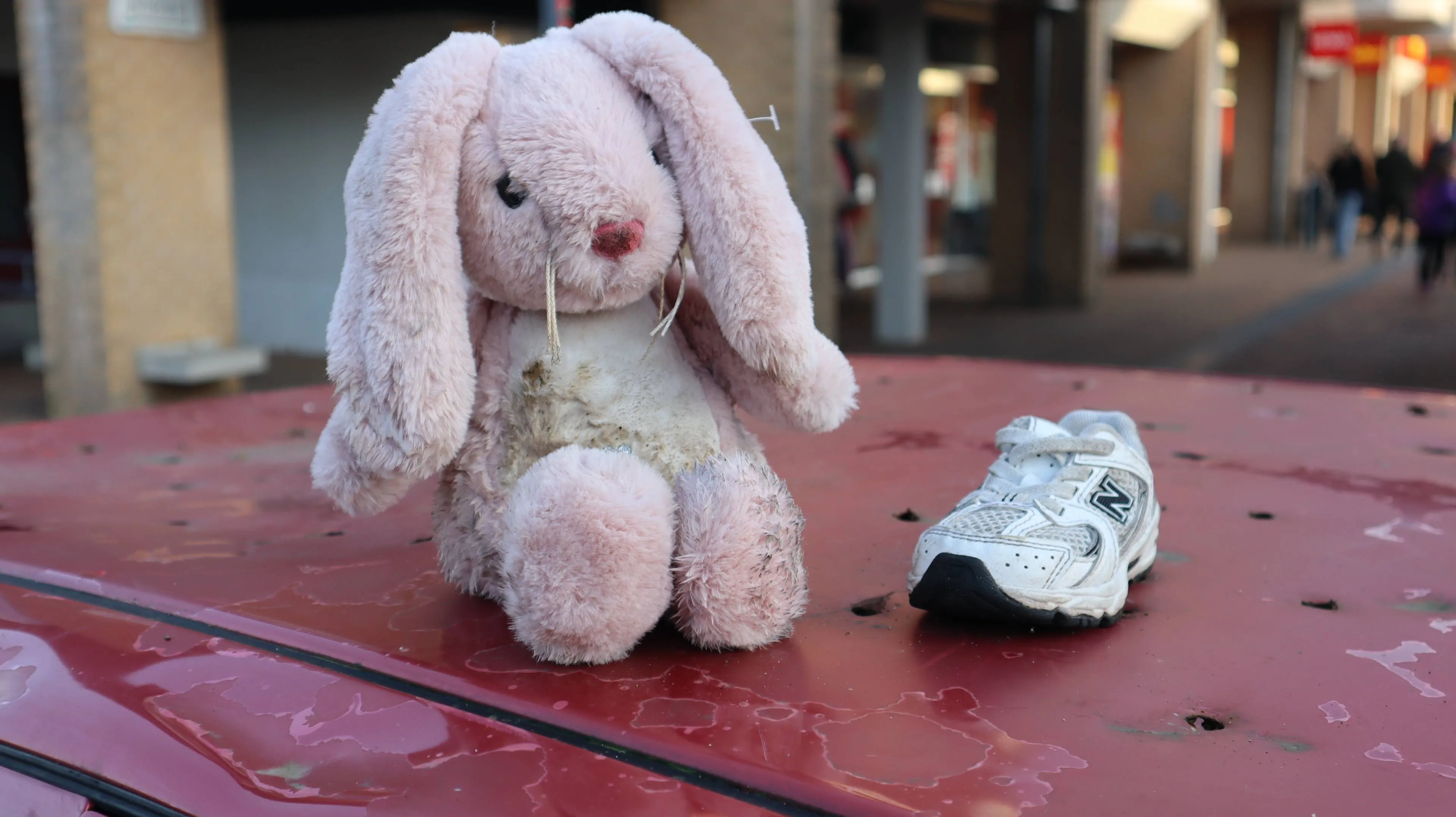 Replica van doorzeefde auto op Callunaplein vraagt aandacht voor verhaal van Hind Rajab 17-01-2026 (10)