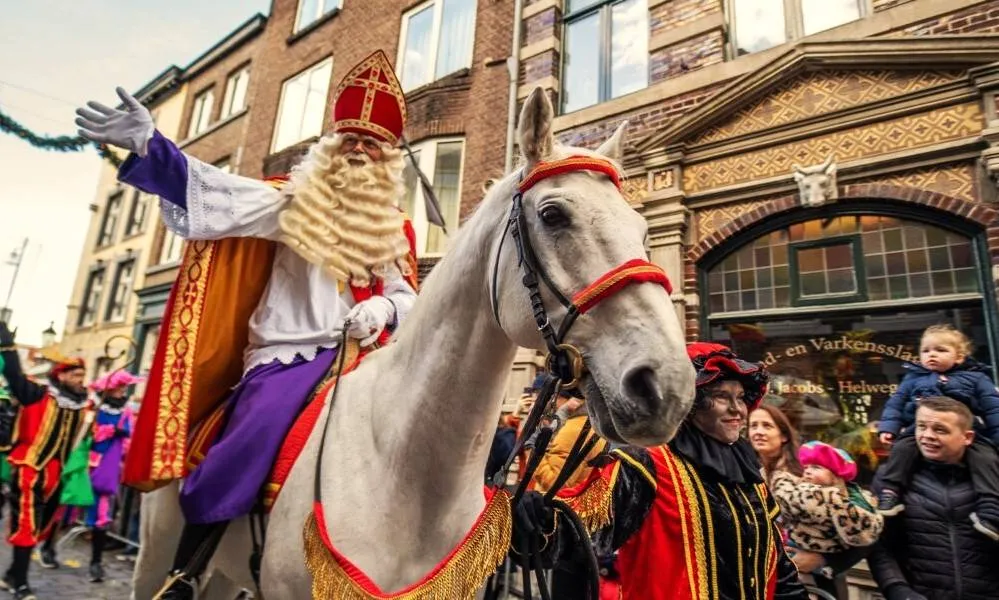 Sinterklaas-in-Roermond-1200x600-c-default