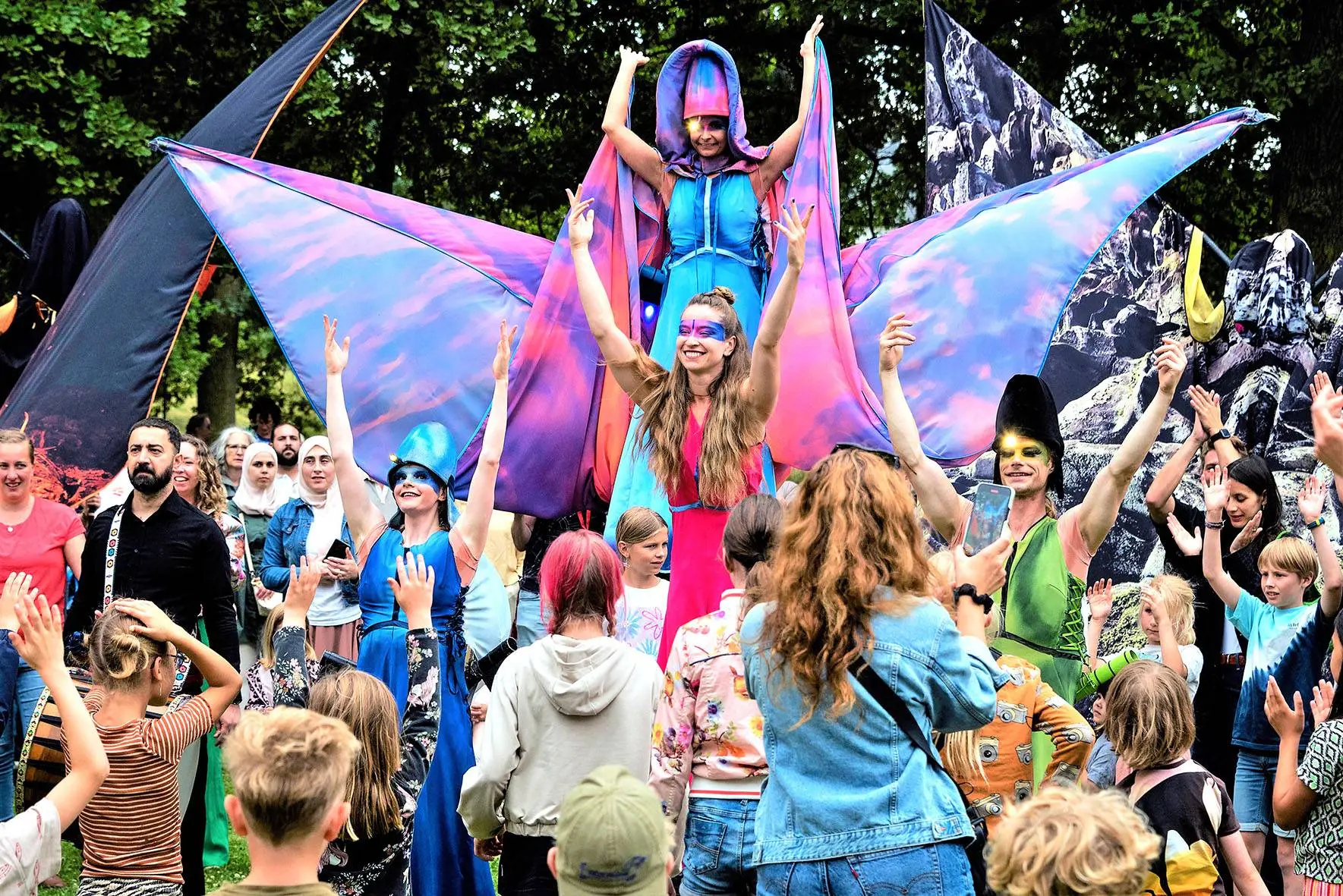 STILTLIFE StreeTTheater EARTH Community Deventer_klein