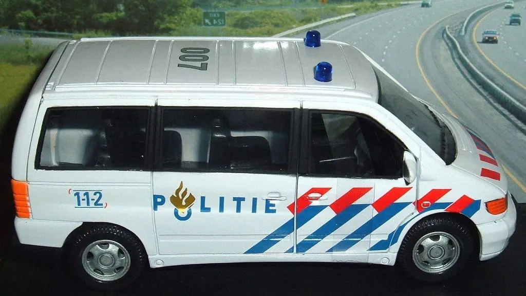 150406 auto politie langzaamaanactie e1428967807408