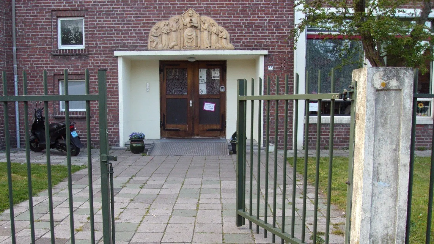 150503 pius x charistasstraat e1430642089364