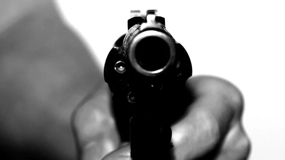 150509 revolver free imgages brian lary e1431177623416