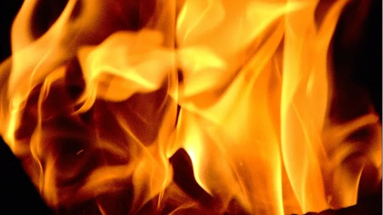 150517 brand hollewegje aangestoken e1431849479119