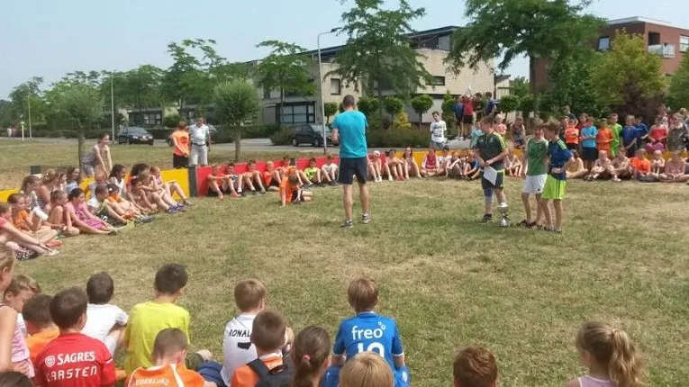 150708 straatvoetbaltoernooi lavoor e1436382823488