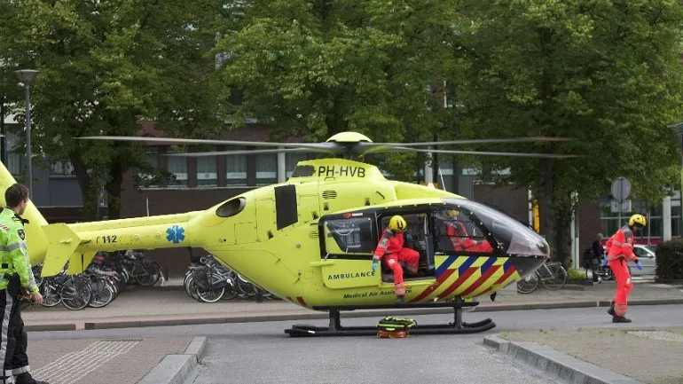 150728 traumaheli op stationsplein danny van den aarsen e1438103252529