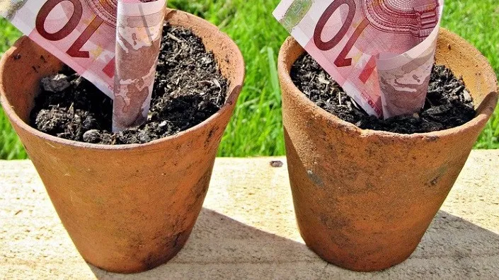 150809 top 10 images money flickr cc by 20 e1439061987890