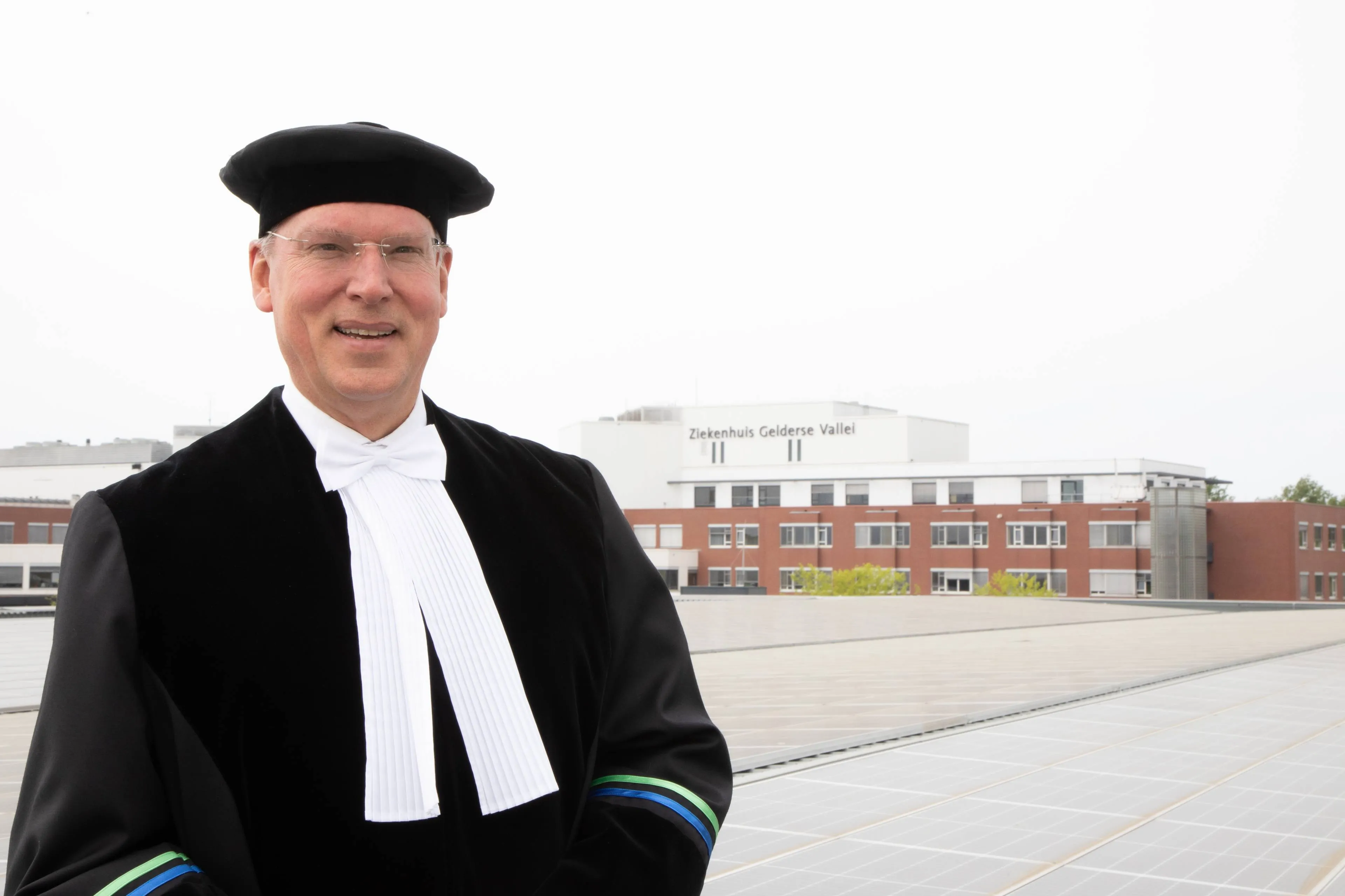 Buitengewoon hoogleraarschap Arthur van Zanten verlengd