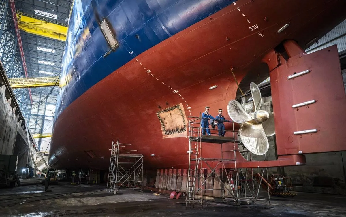 thumbnail_Damen Shiprepair Rotterdam-Botlek