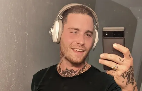 Douwe Bob ziet dochter pas voor het eerst na een jaar