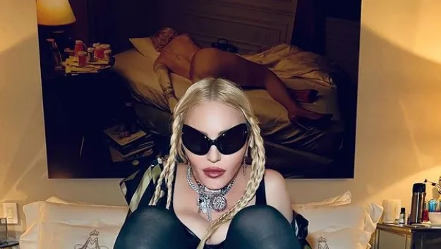 Madonna (63) shoqeert volgers met de volgende bizarre foto