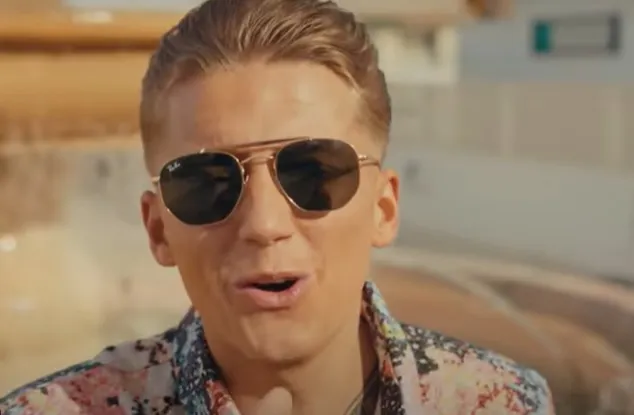 Mart Hoogkamer maakt remix van bekend nummer van Bassie en Adriaan