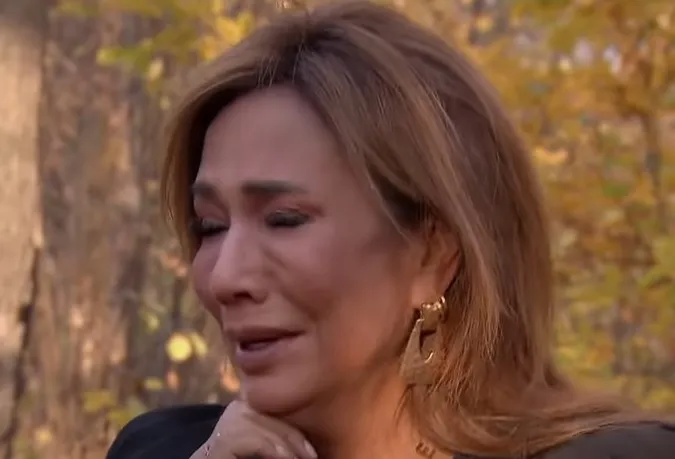 Patty Brard begint te huilen op televisie om Songfestivalnummer