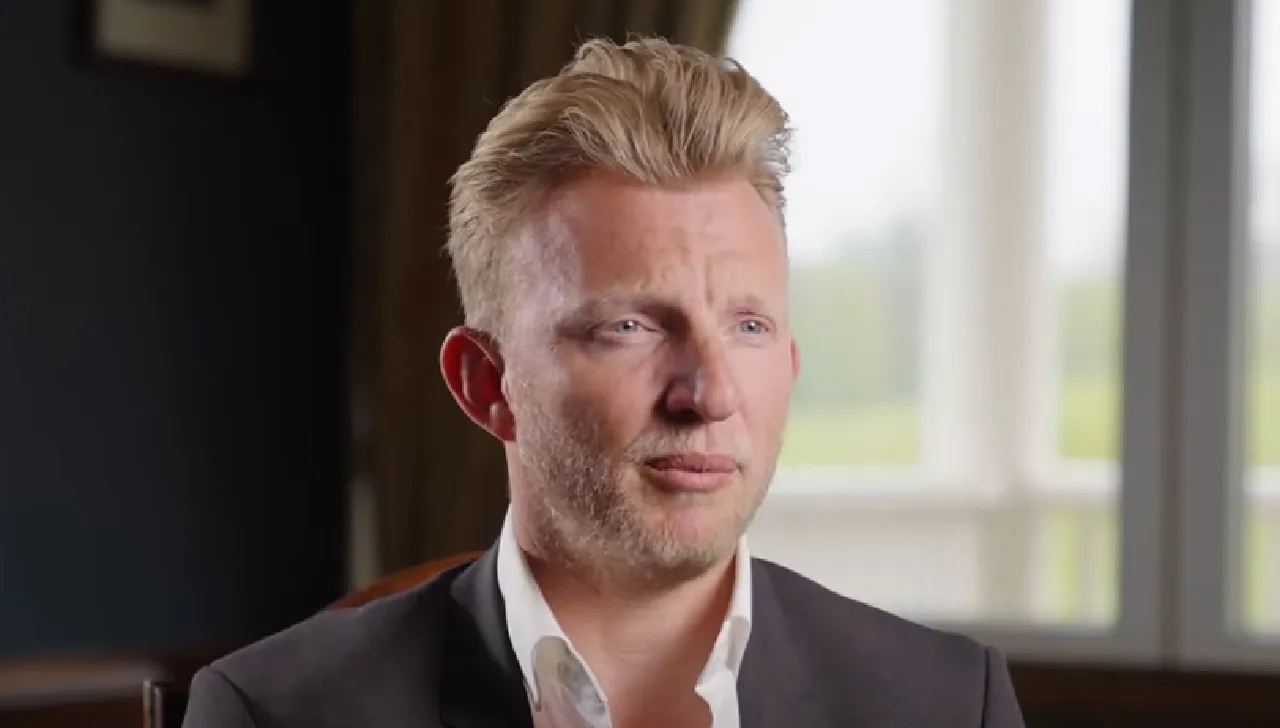 Ex-voetballer Dirk Kuyt op heterdaad betrapt: ''Wat een viezerik''