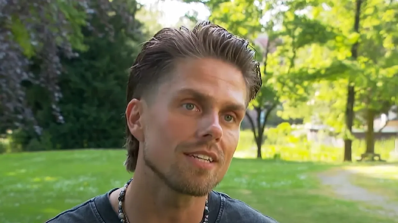 André Hazes lacht om veroordeling in leerplichtzaak