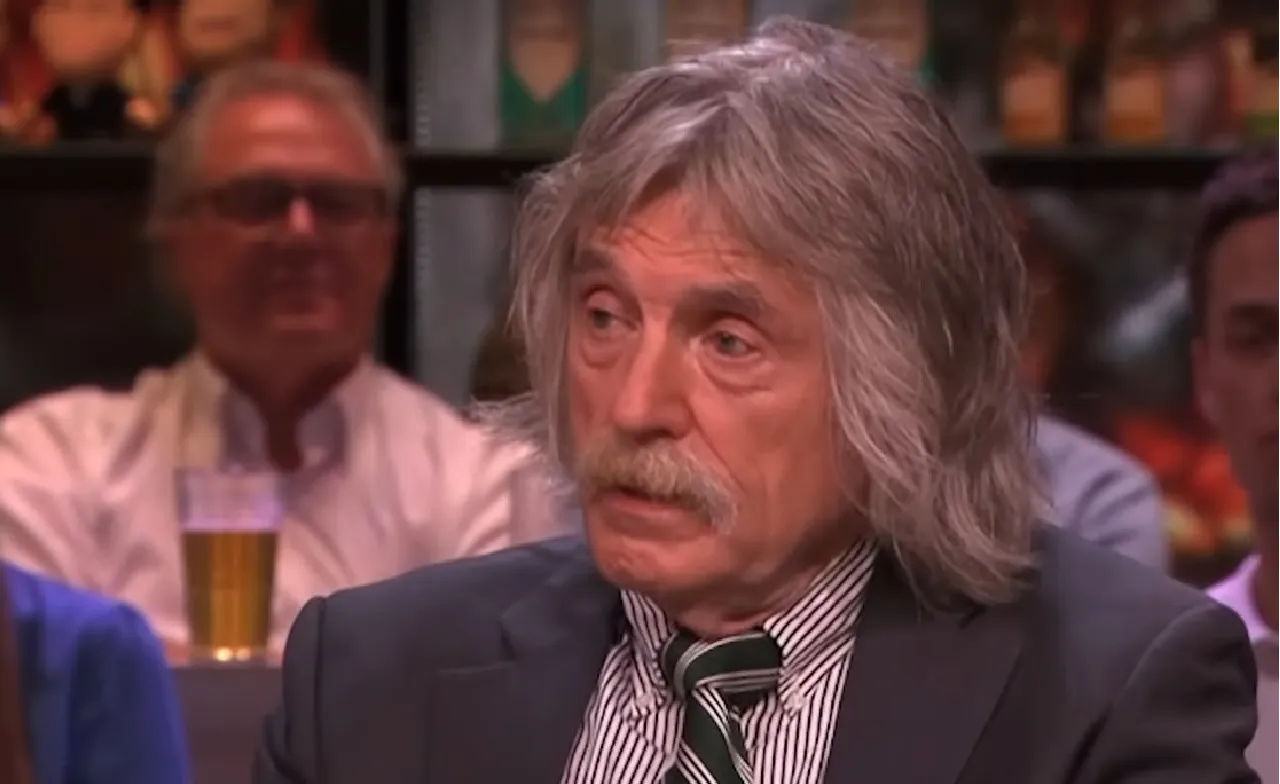 Talpa moet hard ingrijpen: 'Johan Derksen per direct van televisie af'