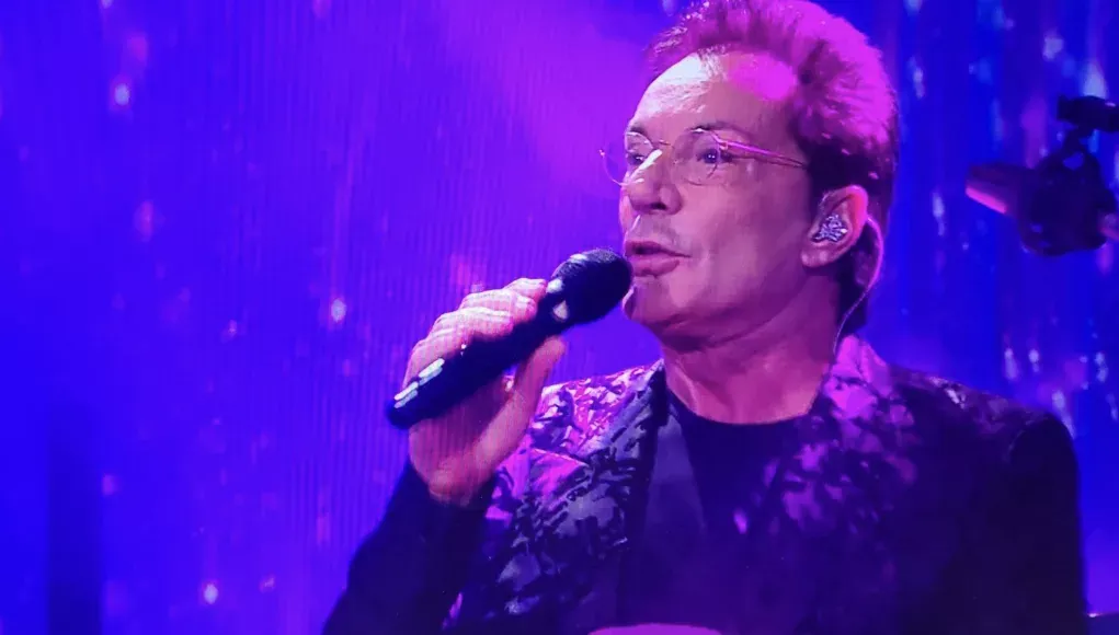 Gerard Joling totaal de weg kwijt bij optreden: ''Nog erger dan Tino Martin''