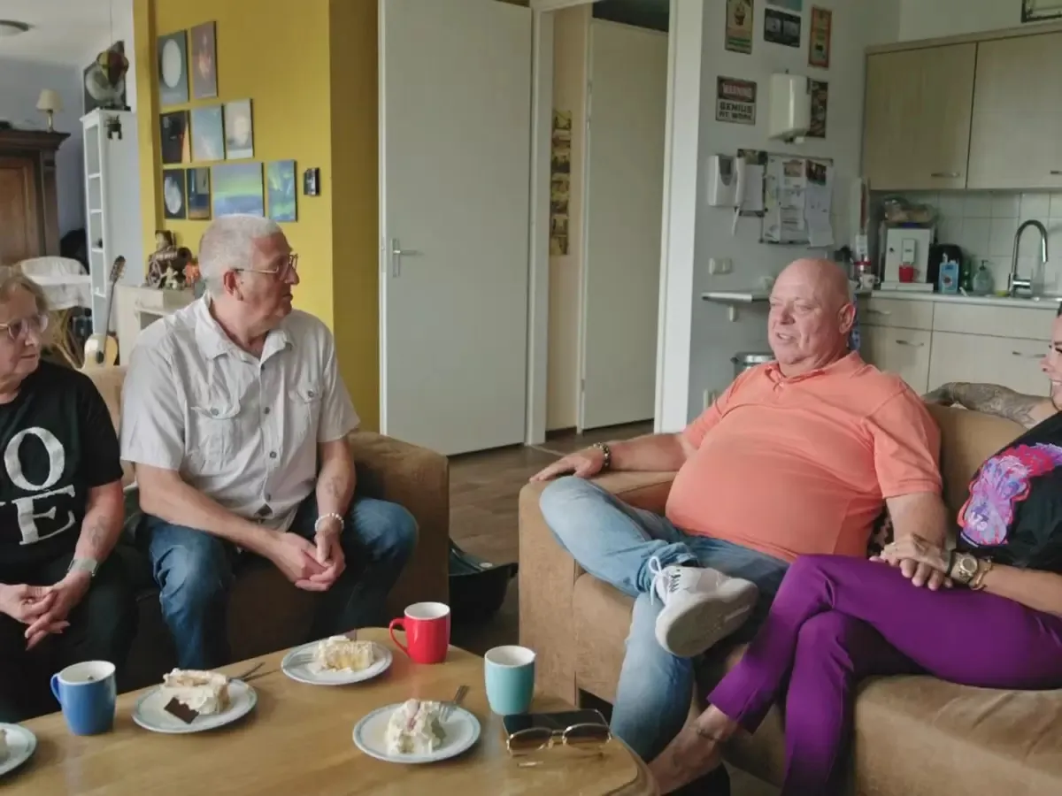 Schaamteloze Peter maakt schoonouders belachelijk bij eerste ontmoeting