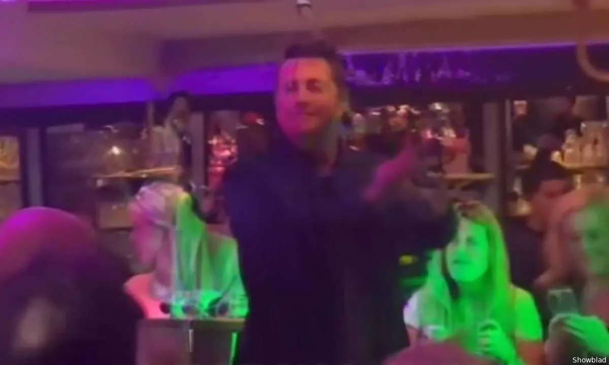 Tino Martin treed ladderzat op, valt van het podium