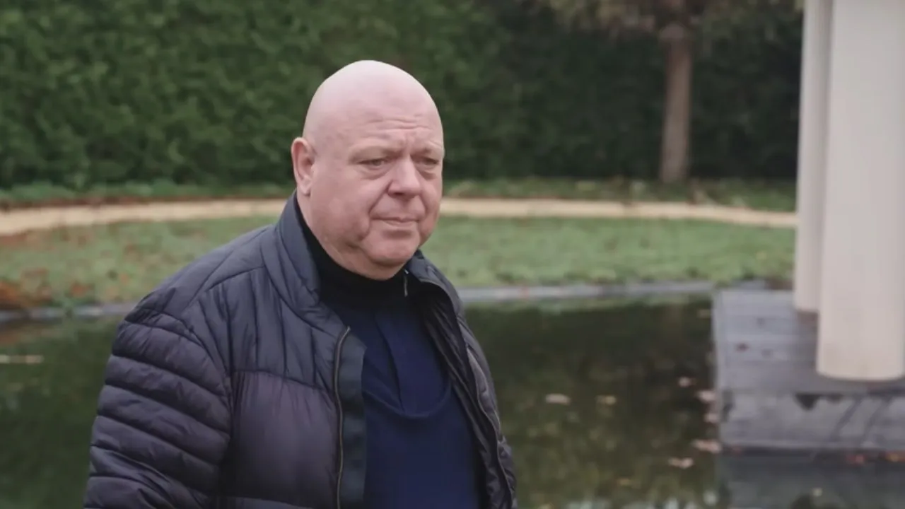 Peter Gillis op de vlucht voor boze parkbewoners