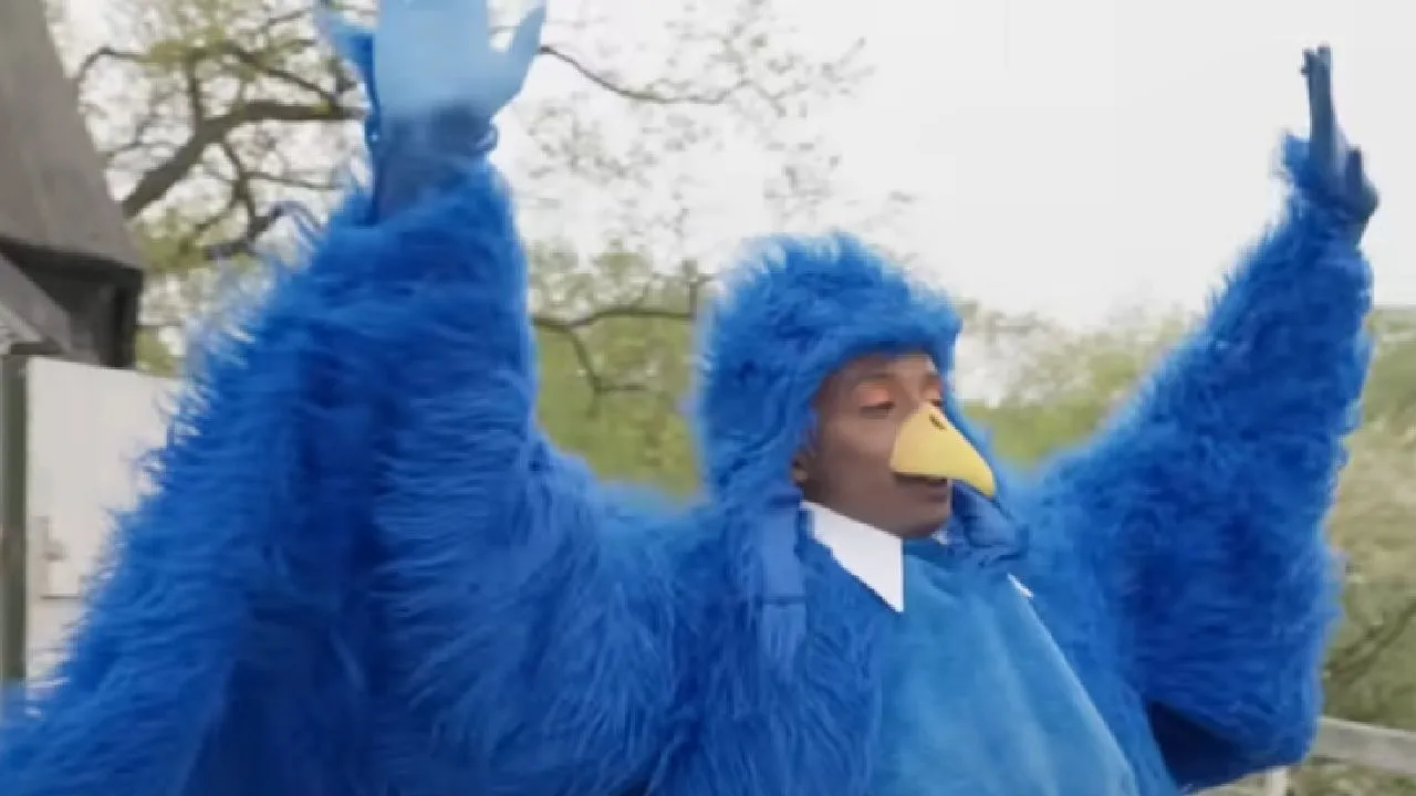 Blauwe vogel Appie zwijgt niet langer: dit is er echt gebeurd bij Eurovisie