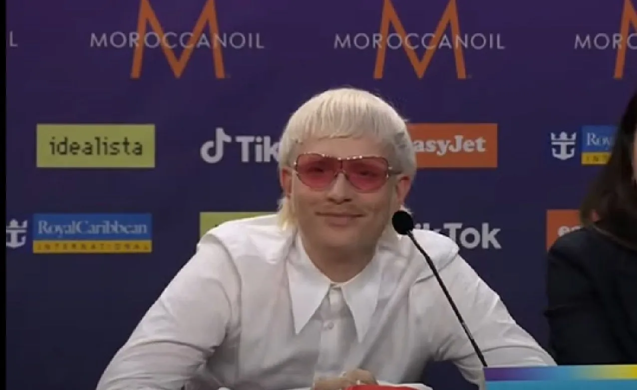Uitgelekt: dit is er echt gebeurd tussen Joost en de medewerker