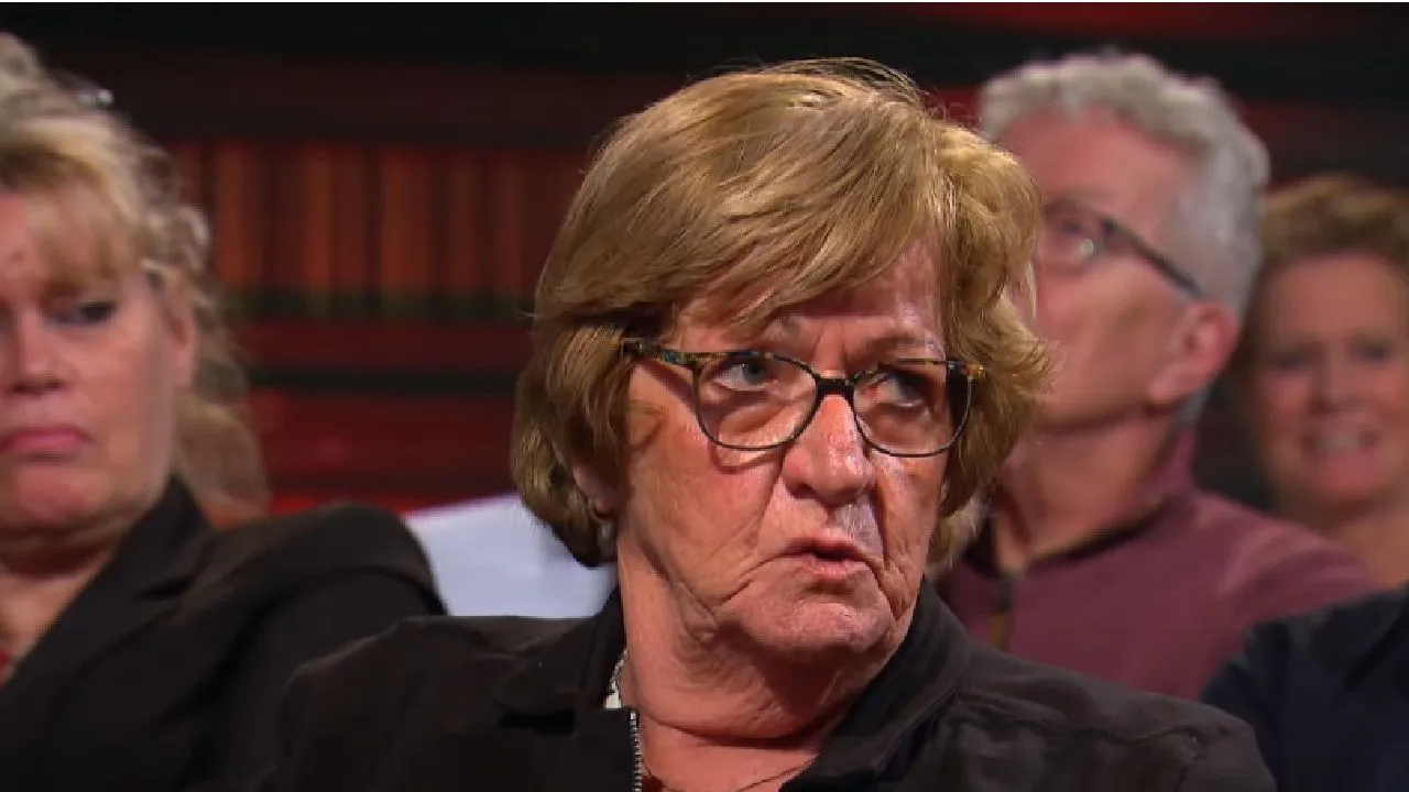 Mr. Frank Visser-kijkers gaan gigantisch tekeer over buurvrouw Anneke