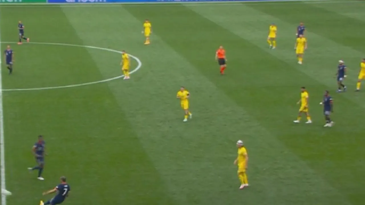 Oranjefans helemaal klaar met één speler: ''Meteen wisselen''
