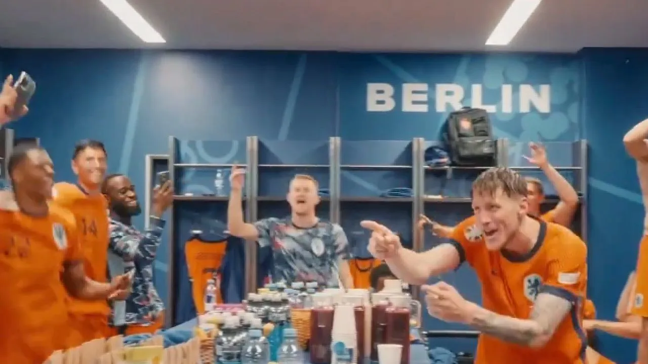 Kleedkamerbeelden Oranje gaan hele internet over