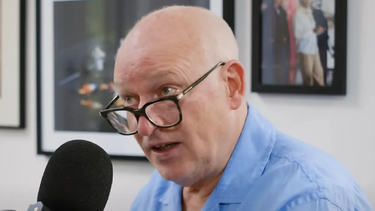 Talpa legt René van der Gijp megaboete op omdat hij 1 avond vrij nam