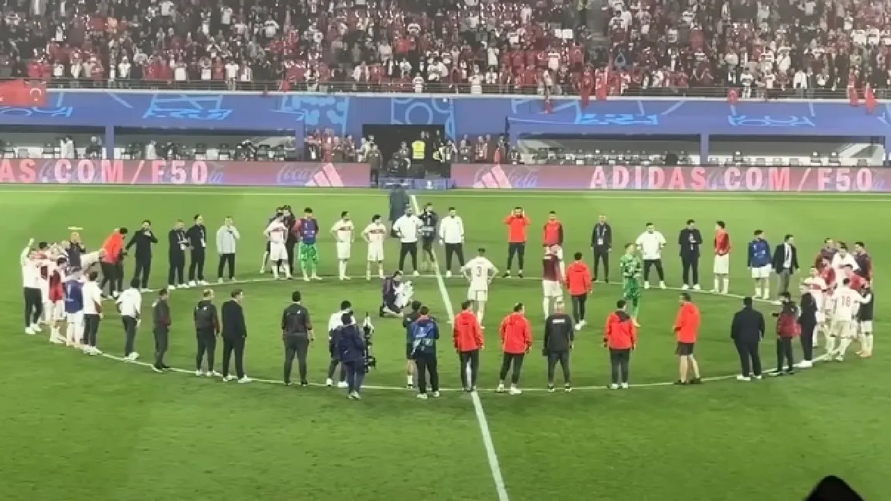 UEFA schorst Turkse EK-held en het gaat helemaal los
