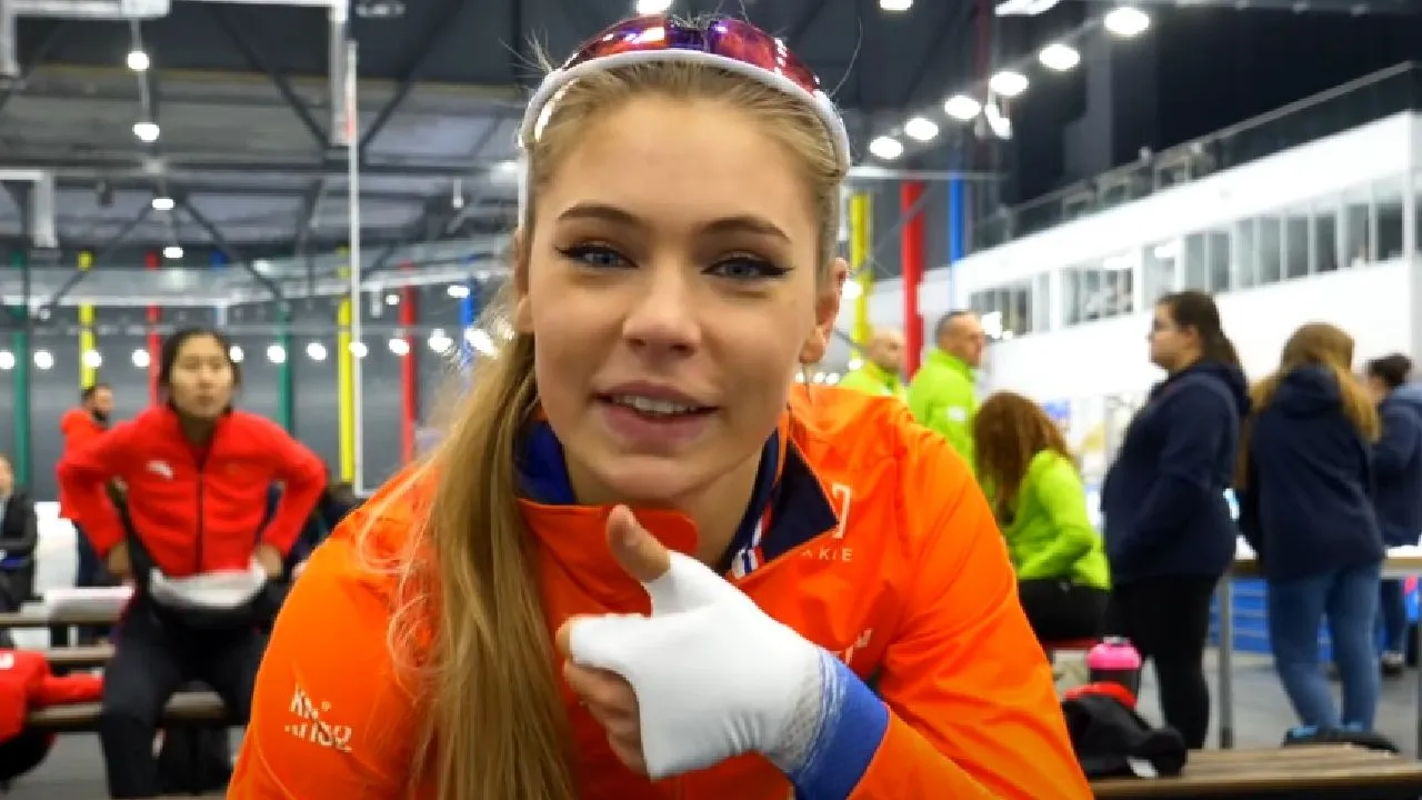 Jutta Leerdam laat lippen opvullen: ''Je lijkt wel een eend''
