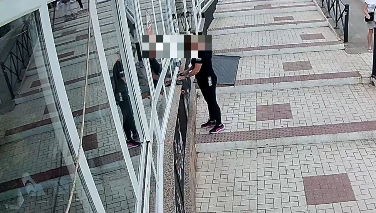 Rachel maakt ruzie in Torremolinos: Bizarre beelden uitgelekt