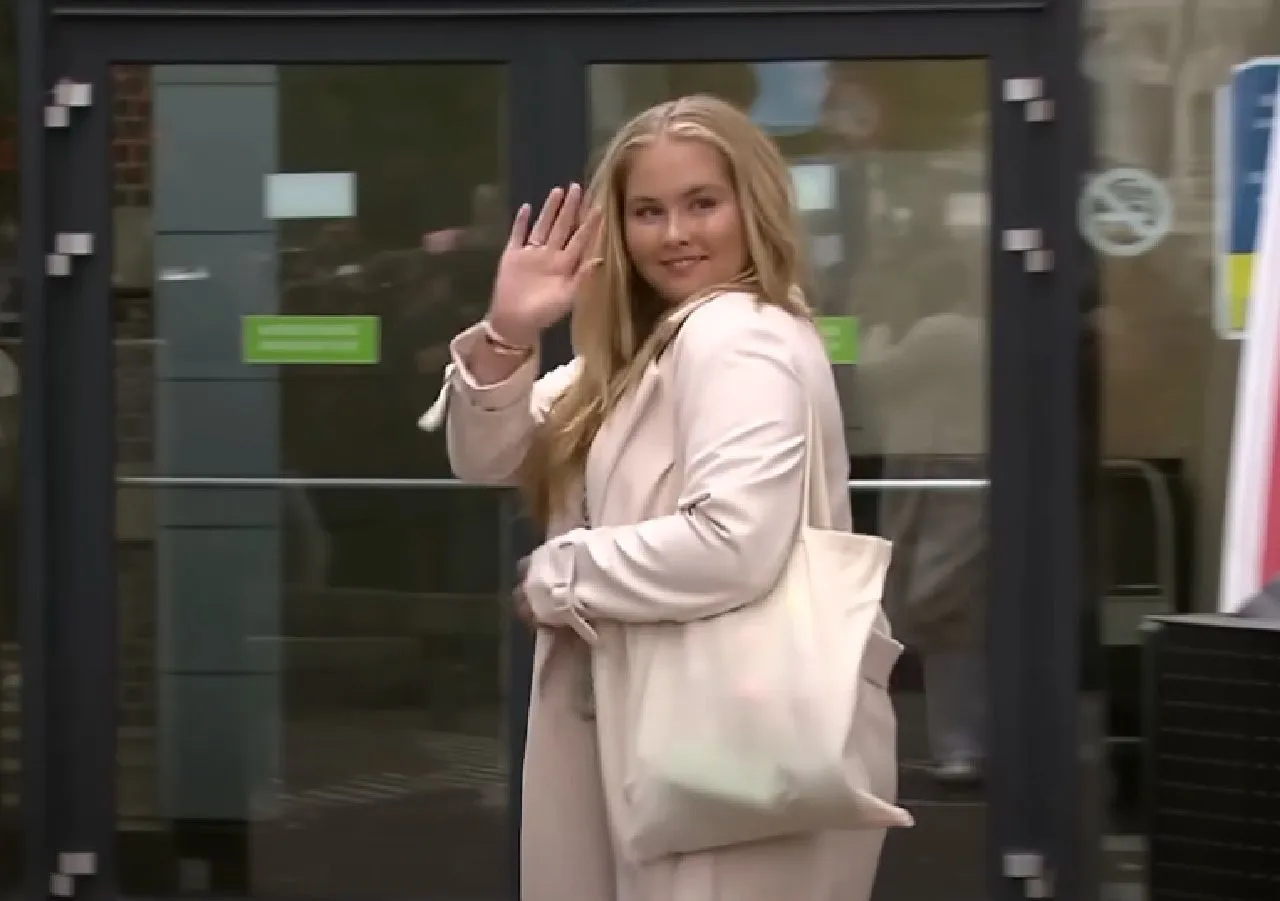 Amalia (20) op vakantie met nieuwe vriend: Zo ziet hij eruit