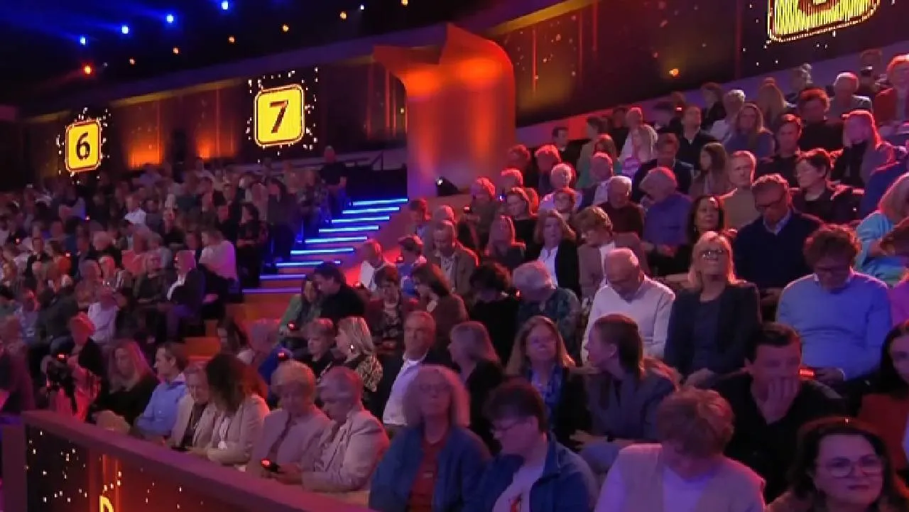 Miljoenenjacht-kijkers herkennen man in het publiek en dat is een hele bekende