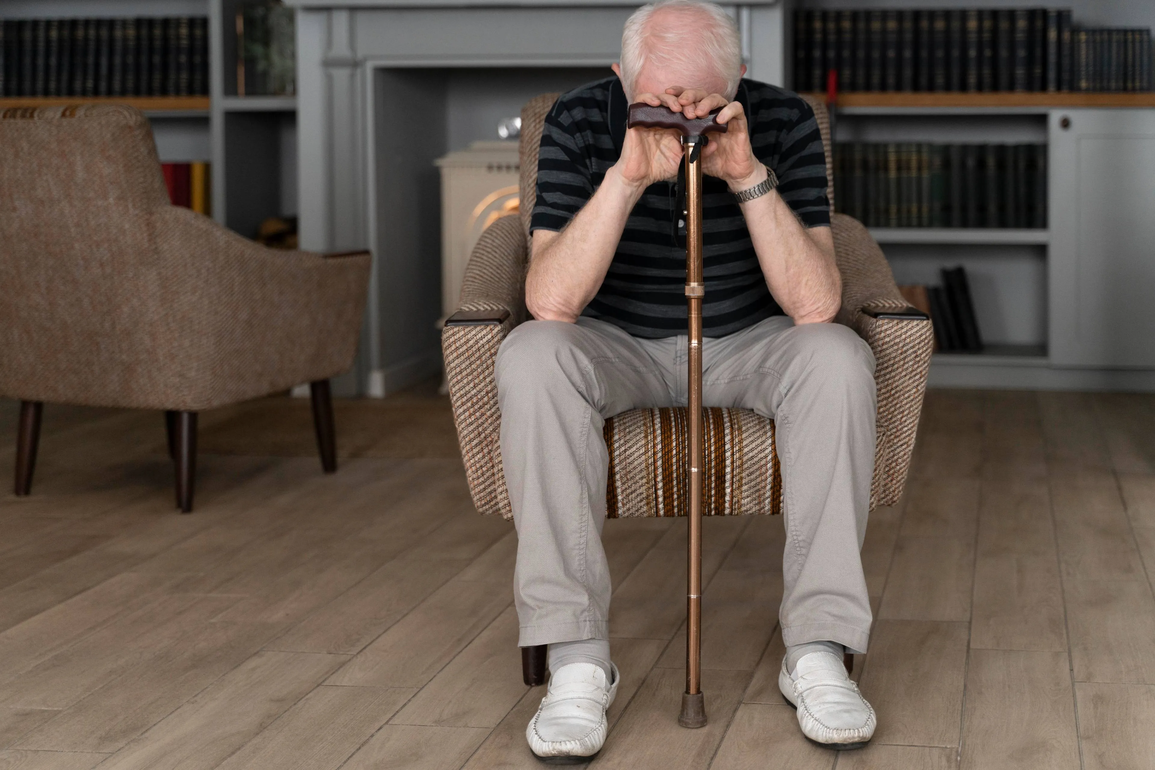 senior man confronting alzheimer disease