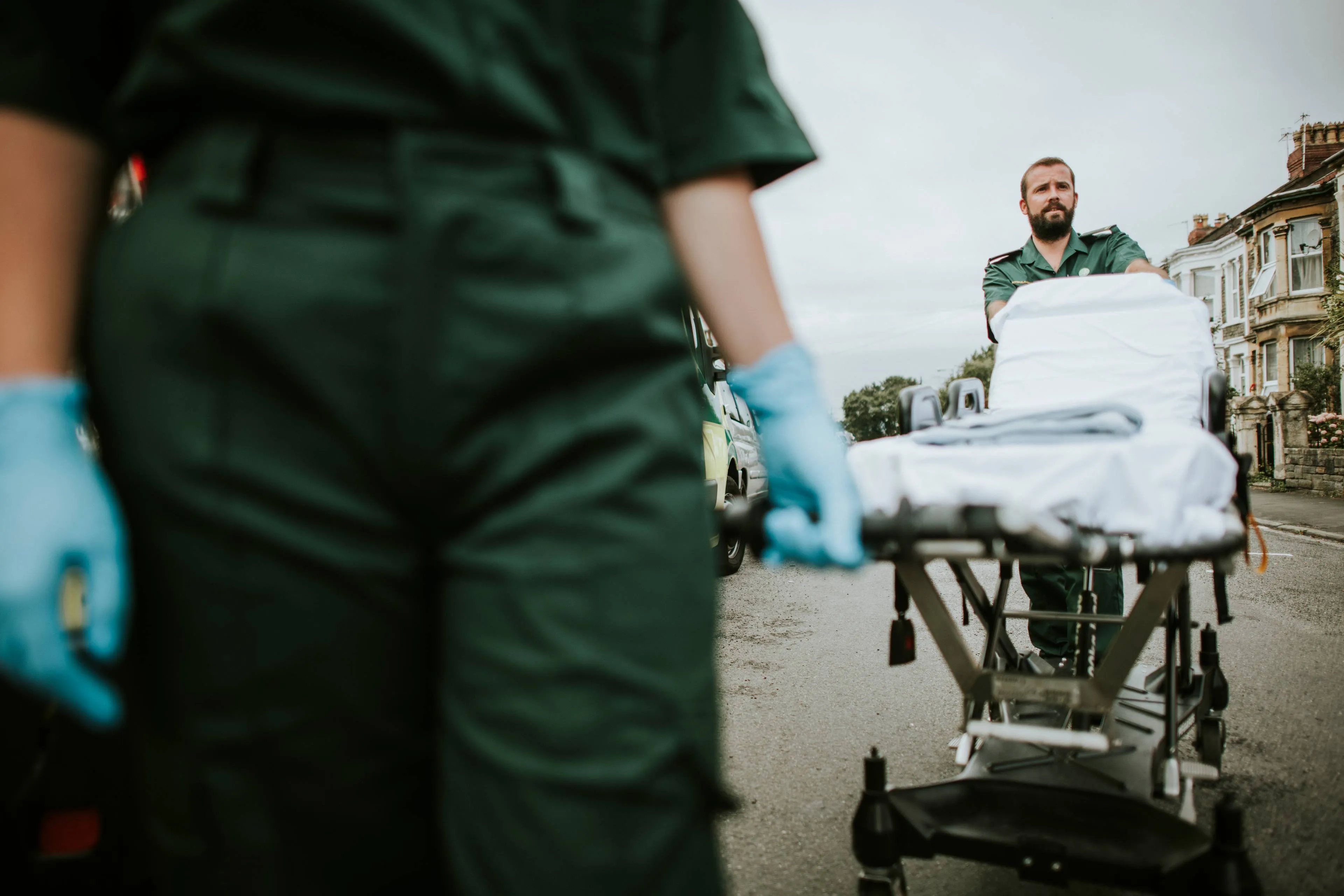 paramedic-team-rolling-stretcher-street