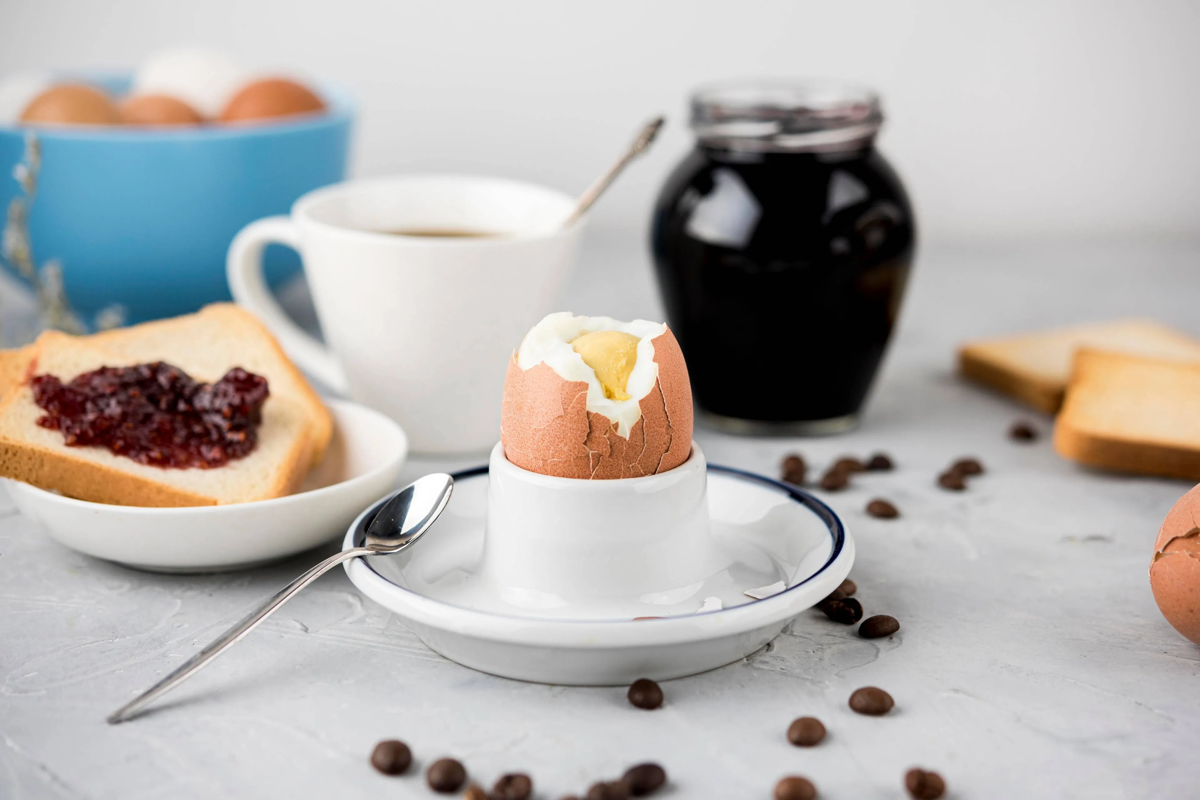 delicious-breakfast-concept-with-egg