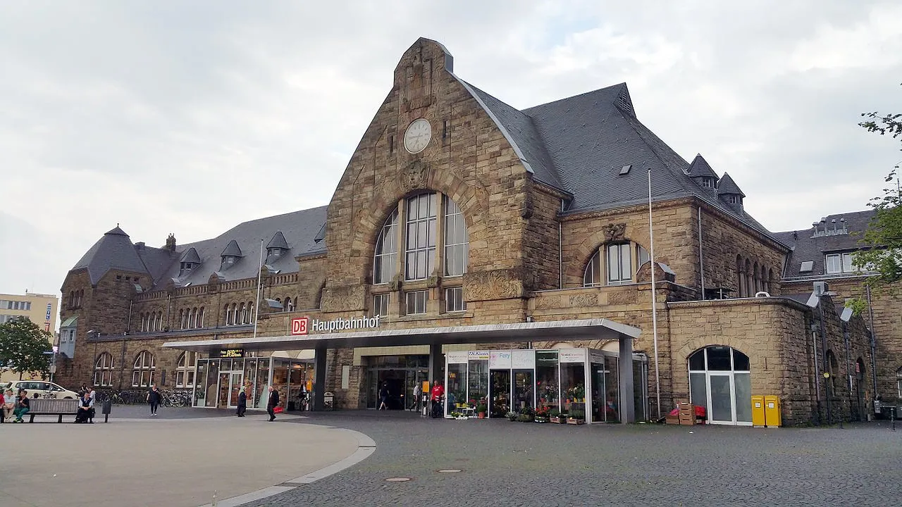 aachen 1137792 1280 hauptbahnhof station aken cc0 via pixabay