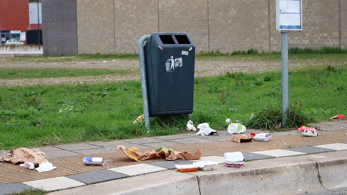 afval bushalte parijsboulevard sittard