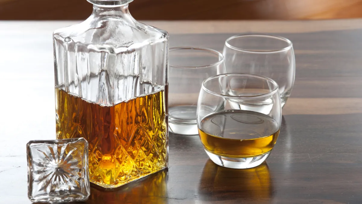 alcohol amber aperitif at home bar bottle 1593175 pxherecom